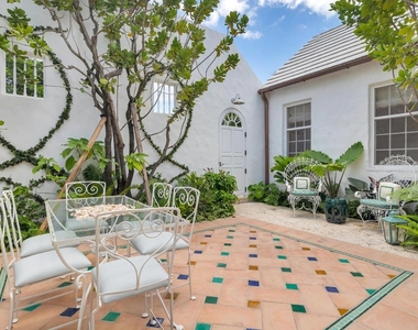 417 Peruvian Avenue - Photo Thumbnail 10