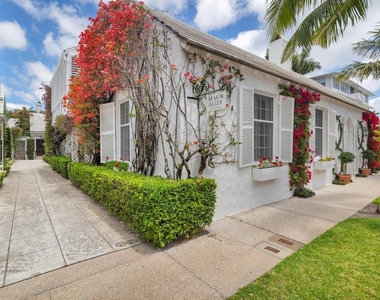 417 Peruvian Avenue - Photo Thumbnail 1