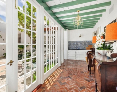 417 Peruvian Avenue - Photo Thumbnail 9