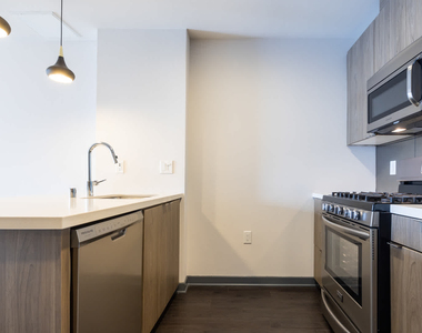 222 S Main St - Photo Thumbnail 3