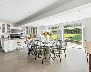 26 Ruxton Road - Photo Thumbnail 12