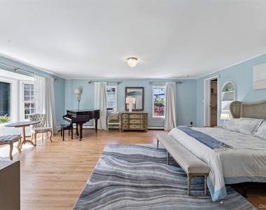 35 Sheppard Street - Photo Thumbnail 6