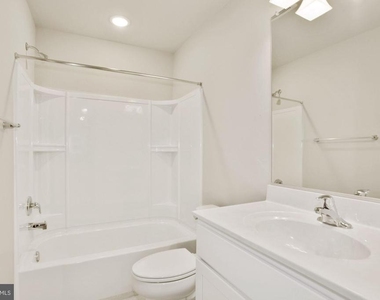 5606 Finley Rose Court - Photo Thumbnail 14