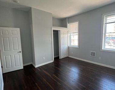 2084 E Allegheny Avenue - Photo Thumbnail 8