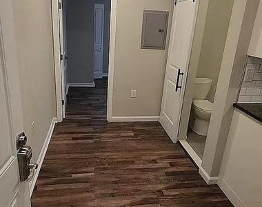 1466 N 52nd Street - Photo Thumbnail 4