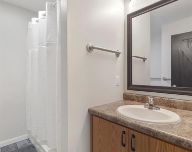 235 S Ridge Avenue - Photo Thumbnail 23
