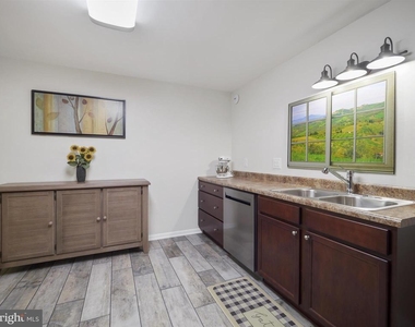 235 S Ridge Avenue - Photo Thumbnail 17