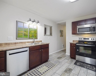 235 S Ridge Avenue - Photo Thumbnail 4