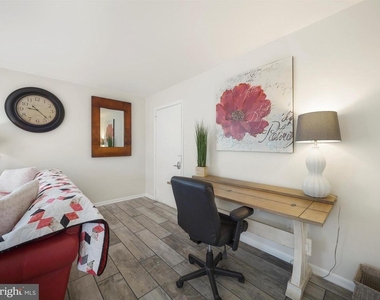 235 S Ridge Avenue - Photo Thumbnail 2