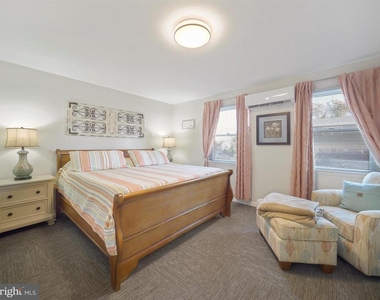 235 S Ridge Avenue - Photo Thumbnail 6