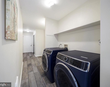235 S Ridge Avenue - Photo Thumbnail 8