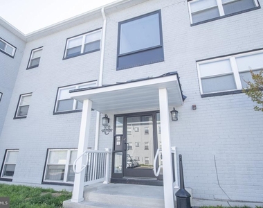 910 Gateway Boulevard - Photo Thumbnail 13