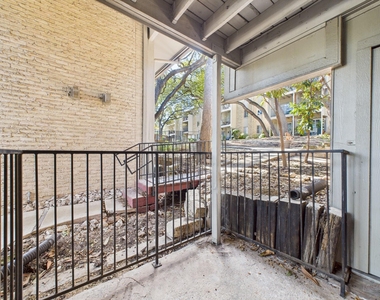 3018 1st St - Photo Thumbnail 8