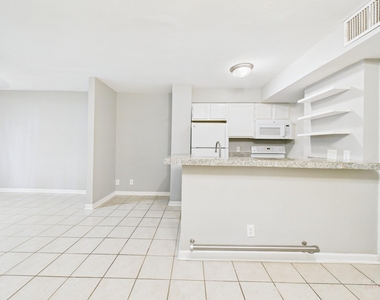3018 1st St - Photo Thumbnail 7