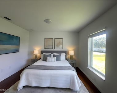 936 Eisenhower Boulevard - Photo Thumbnail 8