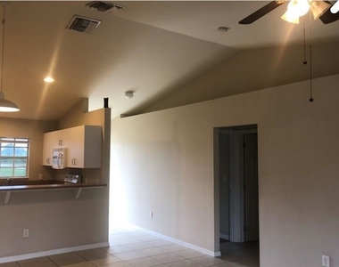 936 Eisenhower Boulevard - Photo Thumbnail 1
