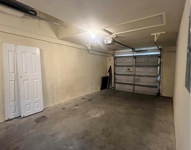 936 Eisenhower Boulevard - Photo Thumbnail 11