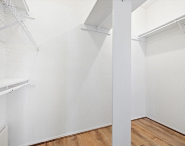 2425 Augusta Drive - Photo Thumbnail 9