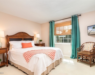 1222 Gordon Drive - Photo Thumbnail 7