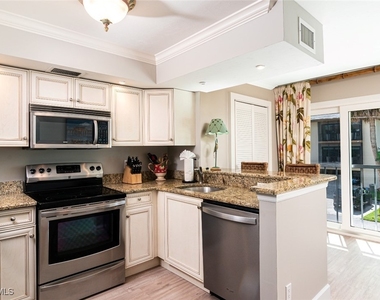 1222 Gordon Drive - Photo Thumbnail 3