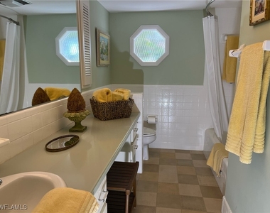 677 18th Avenue S - Photo Thumbnail 10