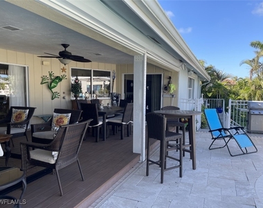 677 18th Avenue S - Photo Thumbnail 14