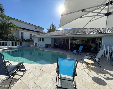 677 18th Avenue S - Photo Thumbnail 15