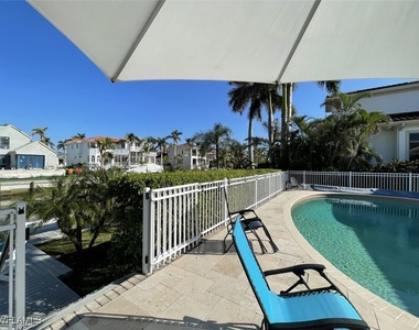677 18th Avenue S - Photo Thumbnail 21
