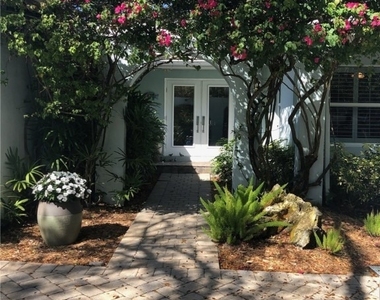 677 18th Avenue S - Photo Thumbnail 1
