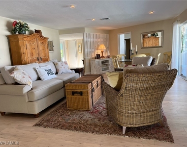 677 18th Avenue S - Photo Thumbnail 5