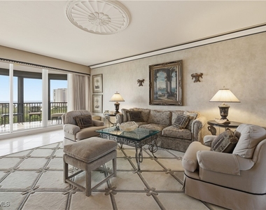 8990 Bay Colony Drive - Photo Thumbnail 14