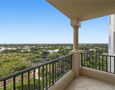 8990 Bay Colony Drive - Photo Thumbnail 10
