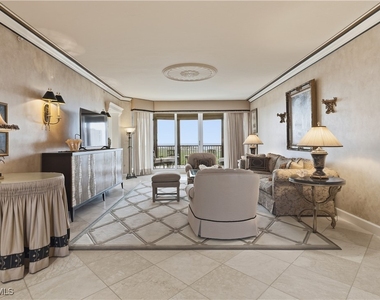 8990 Bay Colony Drive - Photo Thumbnail 13