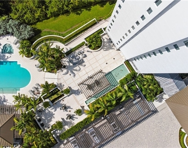 8990 Bay Colony Drive - Photo Thumbnail 43
