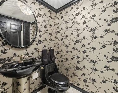 8990 Bay Colony Drive - Photo Thumbnail 6