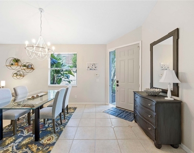 8482 Bent Creek Way - Photo Thumbnail 7