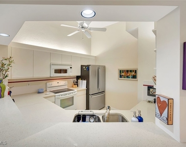 7654 Pebble Creek Circle - Photo Thumbnail 14