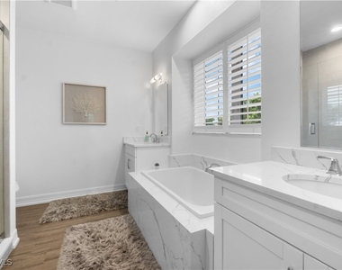 991 8th Street S - Photo Thumbnail 11