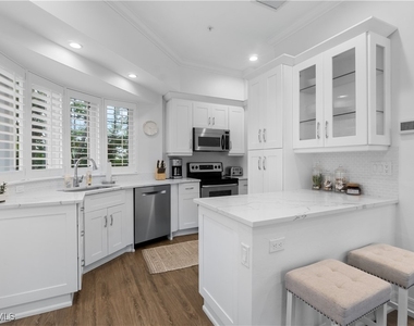 991 8th Street S - Photo Thumbnail 4
