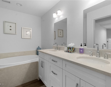 991 8th Street S - Photo Thumbnail 14