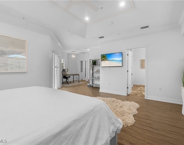 991 8th Street S - Photo Thumbnail 9