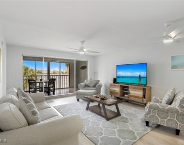 9101 Vanderbilt Drive - Photo Thumbnail 15