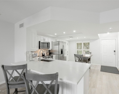 9101 Vanderbilt Drive - Photo Thumbnail 5