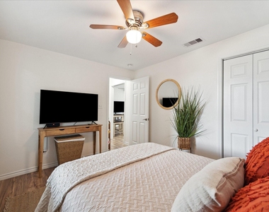 1213 55th Street - Photo Thumbnail 12