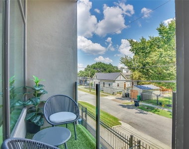 1411 Hickory Street - Photo Thumbnail 4