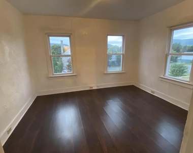 2122 Belmont Terrace - Photo Thumbnail 6