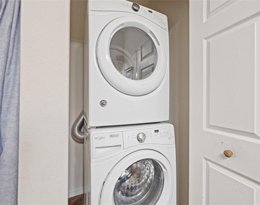 8945 Shine Drive - Photo Thumbnail 12