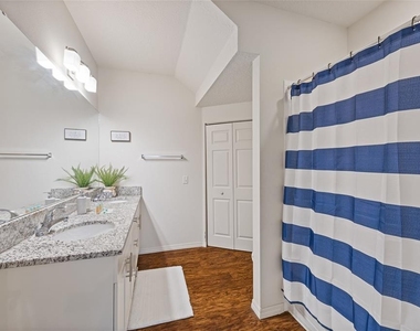 8945 Shine Drive - Photo Thumbnail 7