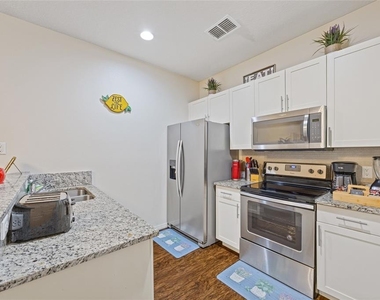 8945 Shine Drive - Photo Thumbnail 4