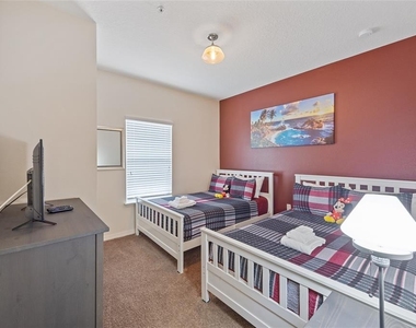 8945 Shine Drive - Photo Thumbnail 10